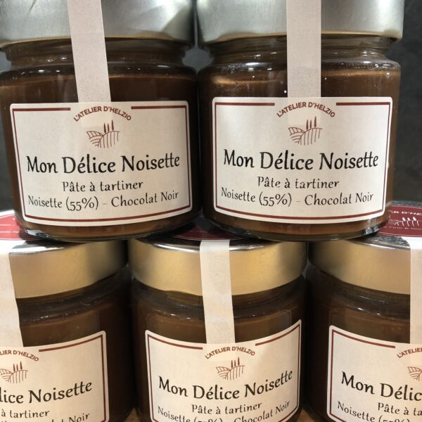 Pâte à tartiner à la noisette et au chocolat noir