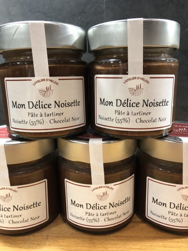 Pâte à tartiner à la noisette et au chocolat noir
