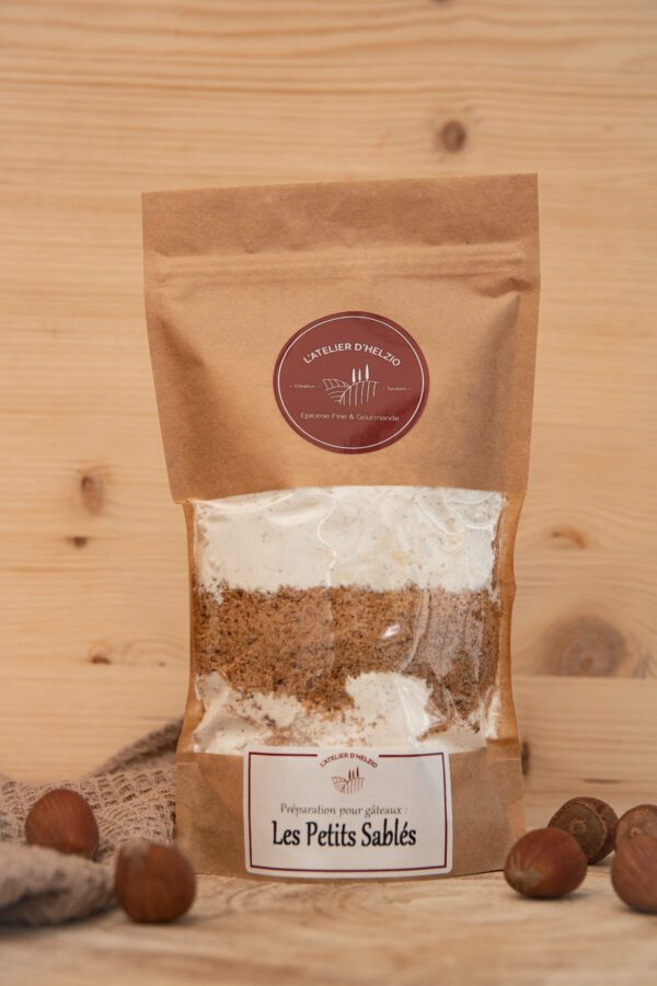 Petits sablés à la noisette + emporte-pièce*